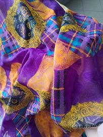 Pareo o scialle in sintetico come seta.