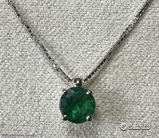 COLLANA PUNTO LUCE ORO 18kt. CON SMERALDO NATURALE
