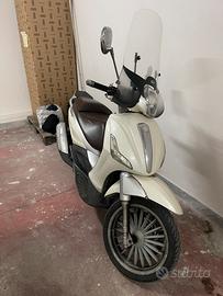 Beverly 300 ie Anno 2011