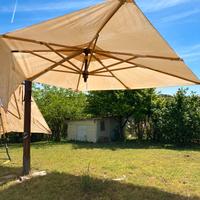 Ombrellone doppio a carrucola con albero in legno