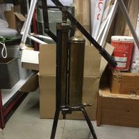 Pompa a leva per tinteggiare in ottone