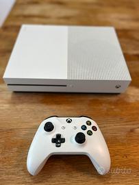 XBOX ONE S + CONTROLLER + GTA 5 (OTTIME CONDIZION