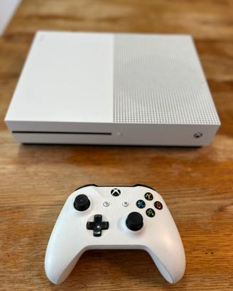 XBOX ONE S + CONTROLLER + GTA 5 (OTTIME CONDIZION