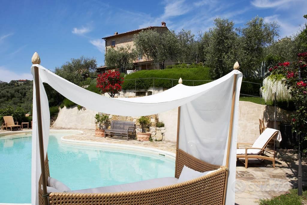 Rustico / Casale di 260 m² con più di 5 locali a M - Vista 3