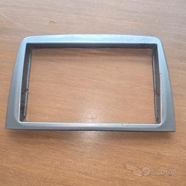 cornice esterna autoradio alfa mito