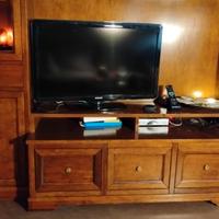 Parete attrezzata in arte povera