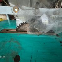 sega circolare e altri attrezzi