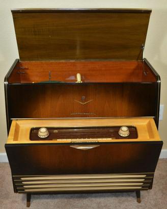 Mobile GRUNDIG modello 7028