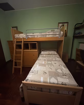 Letto a castello color nocciola