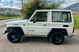 Toyota land cruiser Lj70