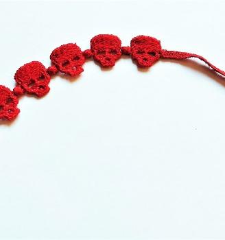 Braccialetto in tessuto macramè calavera