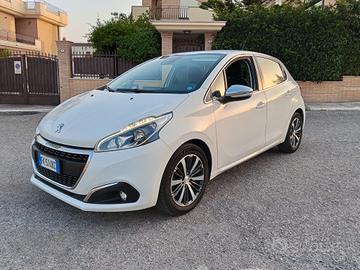 PEUGEOT 208 1.6. UNICO PROPRIETARIO COME NUOVA 