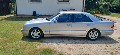 Mercedes classe E 200