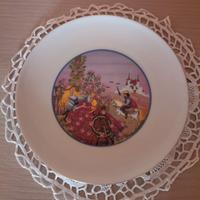 Vecchio piatto in ceramica "La bella addormentata"