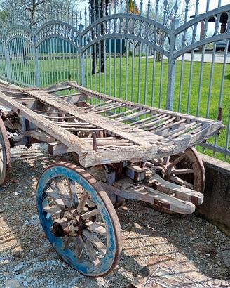 carro antico da restaurare
