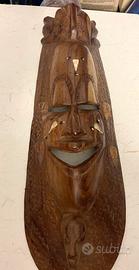 Maschera in legno