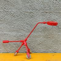Lampada "Red Dog" Kila Design Herry Allen per IKEA