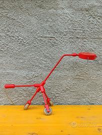Lampada "Red Dog" Kila Design Herry Allen per IKEA