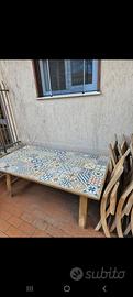 Tavolo in legno di Acacia 