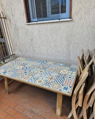 Tavolo in legno di Acacia 
