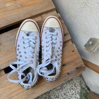 Scarpe Converse con borchie
