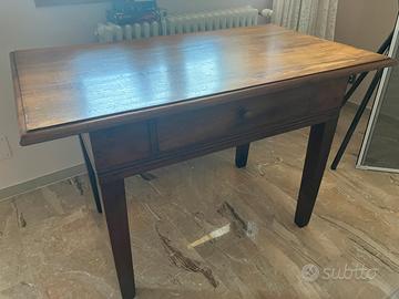 Tavolo in legno con cassetto 70 120