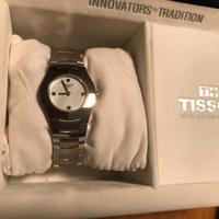 Orologio TISSOT schermo rotondo sfondo perlato