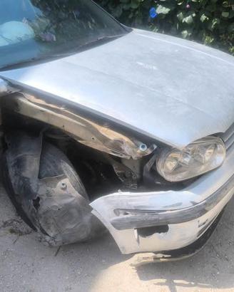 golf serie 4 130 cavalli  incidentata