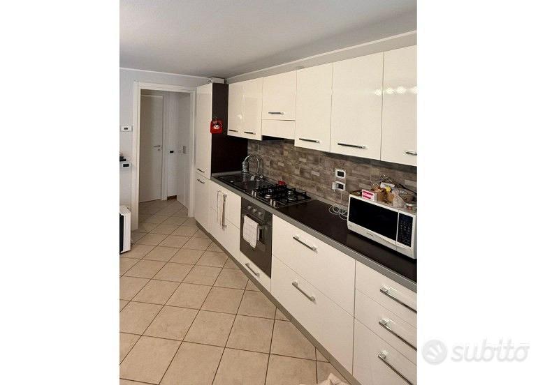 Appartamento arredato con grazioso cortiletto - Vista 6
