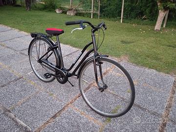 bicicletta donna con ruote da 28 pari al nuovo 