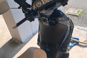 scuter  400 ie
