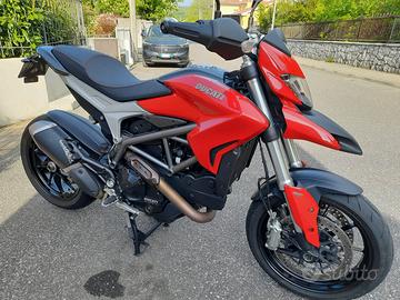 DUCATI Hyperstrada 821