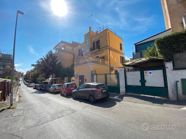 Torrevecchia - monolocale con bagno accatastato c/