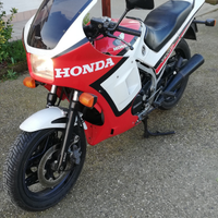 Honda vf 500 f2