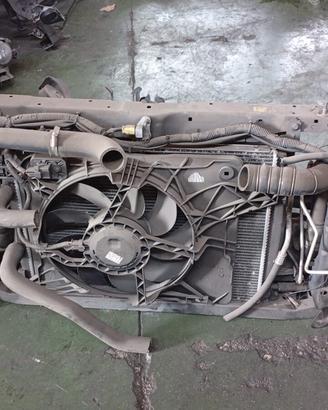 Nissan Qashqai calandra completa di radiatori anno