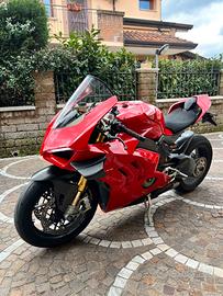 Panigale v4 s 1100 full akra