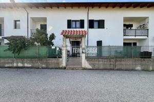 APPARTAMENTO CON INGRESSO INDIPENDENTE E GIARDINO