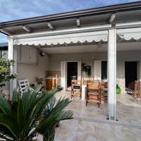 Rif. 489 fronte villaggio coppola - villa con giar