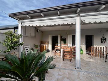 Rif. 489 fronte villaggio coppola - villa con giar