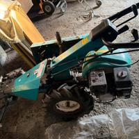 Moto falciatrice a mano e fresa