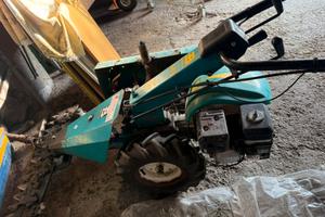 Moto falciatrice a mano e fresa