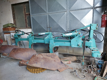 Aratro trivomere nardi 30BT3