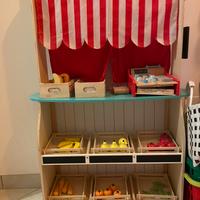 Mercato per bambini e teatrino