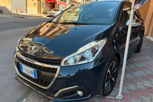 Peugeot 208 PureTech 82 Stop&Start 5 porte Signatu