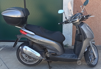 Piaggio carnaby 300