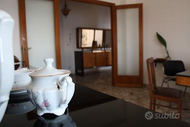 Appartamento arredato in citta' vista mare