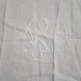 ricamo antico dell'800 in bisso di lino