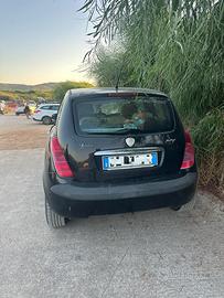 Lancia ypsilon 2006