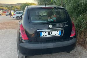 Lancia ypsilon 2006