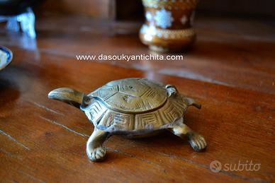 Posacenere in ottone a forma di tartaruga vintage